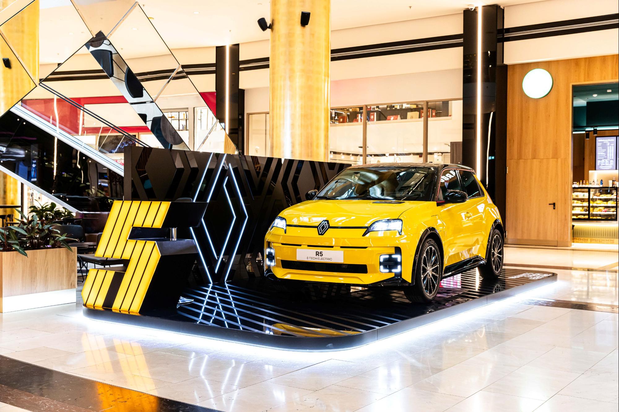 Το Golden Hall φιλοξενεί το νέο Renault 5